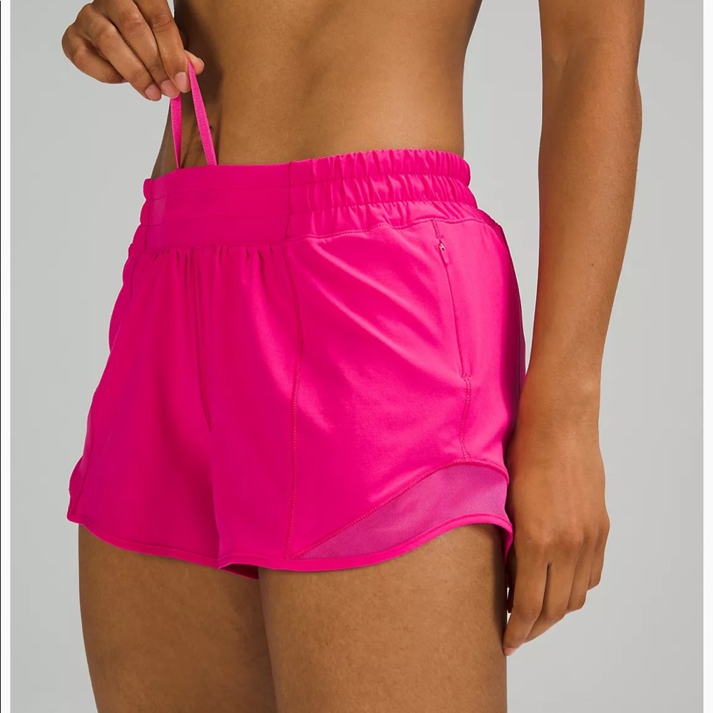 Lululemon hotty hot 4” lr shorts